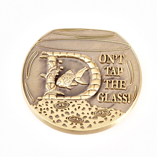ON’T TAP THE GLASS! DEALER BUTTONS, GOLD Coloured Poker Dealer Button